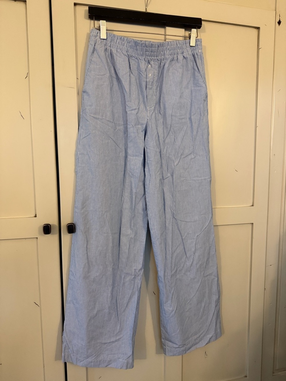 Like New Cotton On women’s wide leg pants size US 4, blue/white smal stripe
